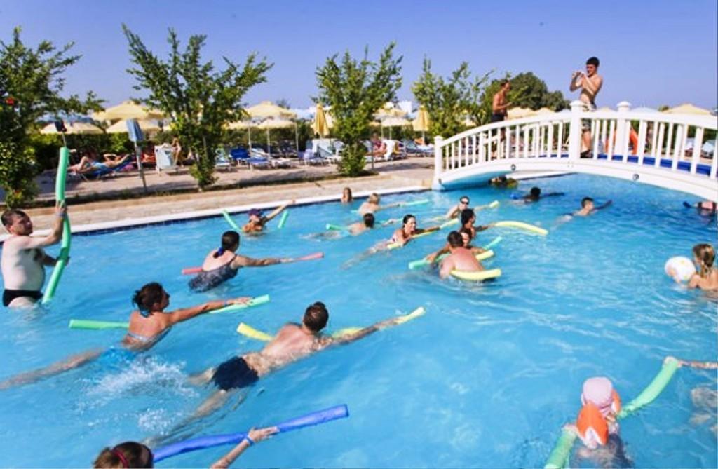 Memphis Beach Hotel Колимбия Екстериор снимка
